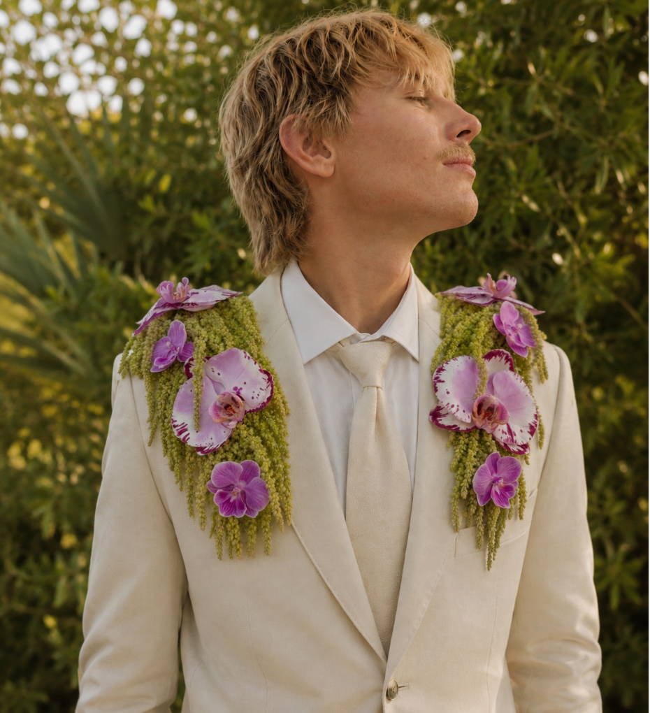 Two-shoulder floral piece